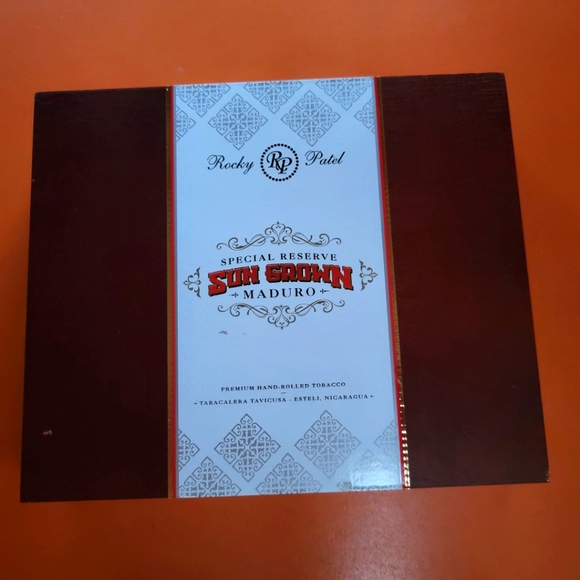 Empty Cigar Box - Picture 2 of 14